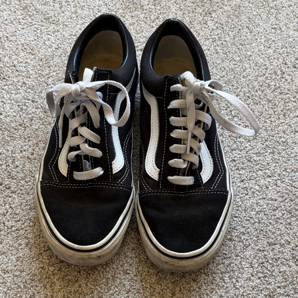 Vans Black and White Old Skool, women’s 7.5